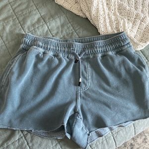 Fundamental Performance Shorts